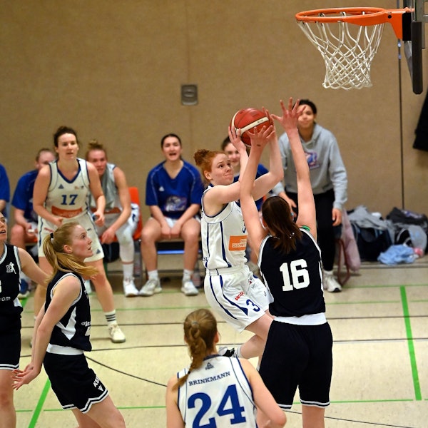 08.04.2023, Basketball-BBZ Opladen-USC Freiburg 2
am Ball: Lea Wolff (BBZ)
Foto: Uli Herhaus