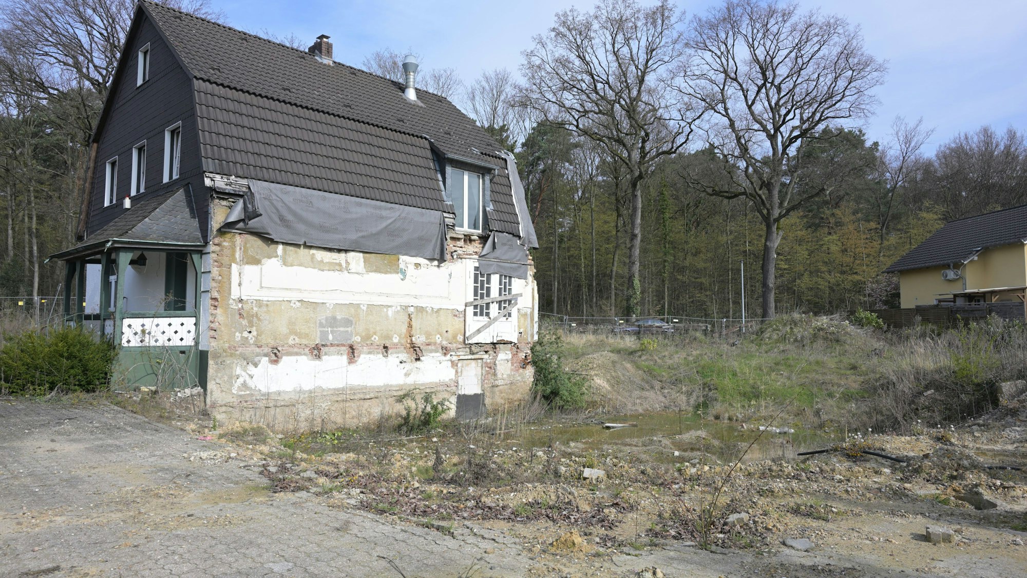 Das ehemalige Ausflugsrestaurant ist eine Bauruine.