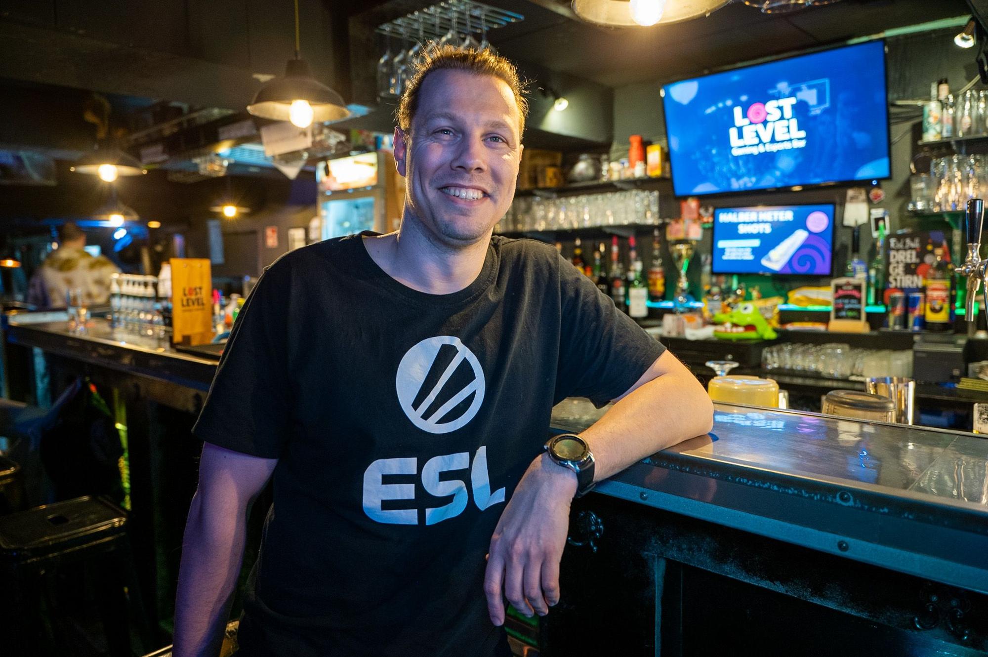 Andreas Malessa betreibt das "lost Level" auf der Kyffhäuserstraße