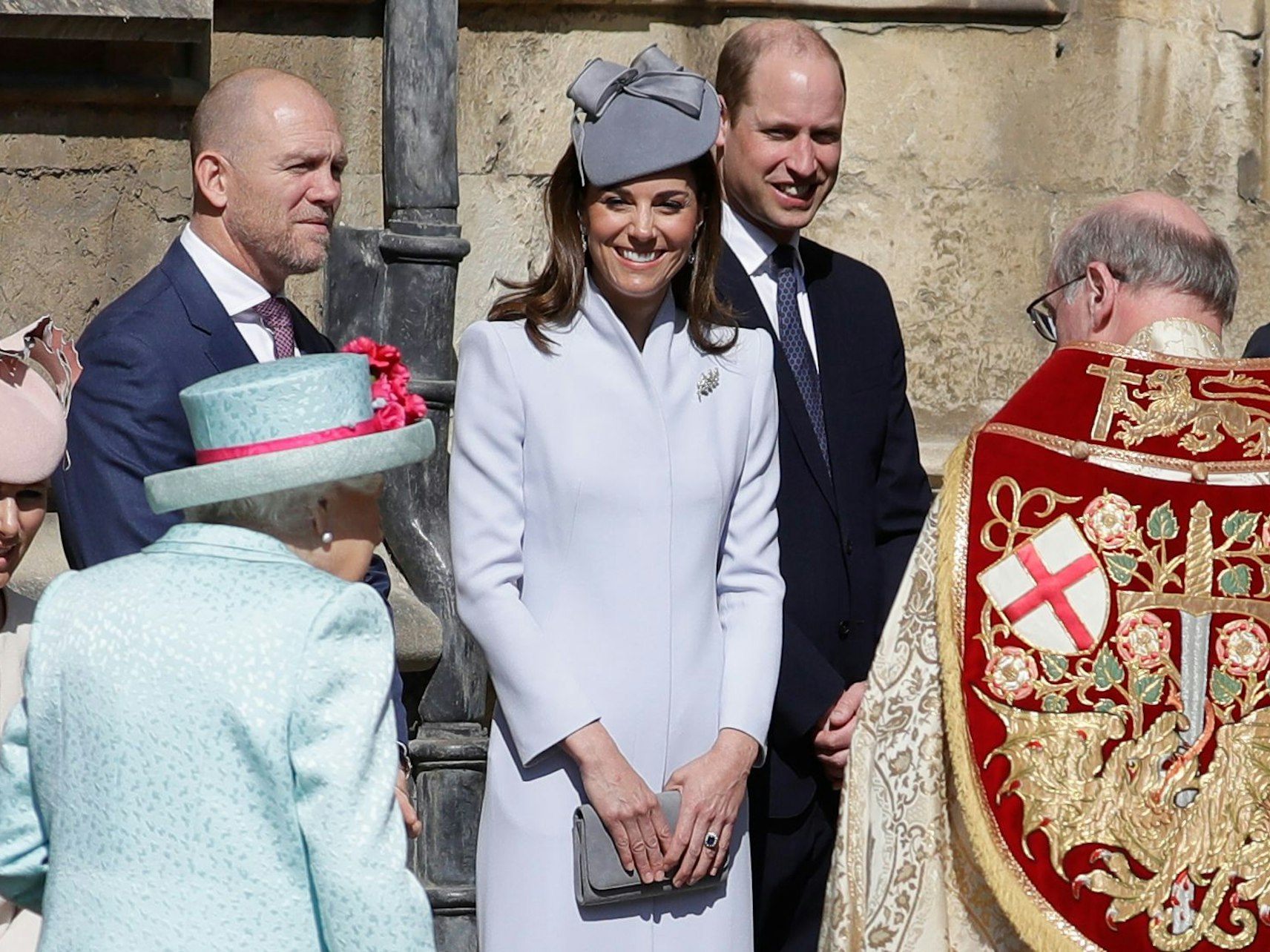 Prinzessin Kate mit Prinz William auf dem Weg in die Kirche.