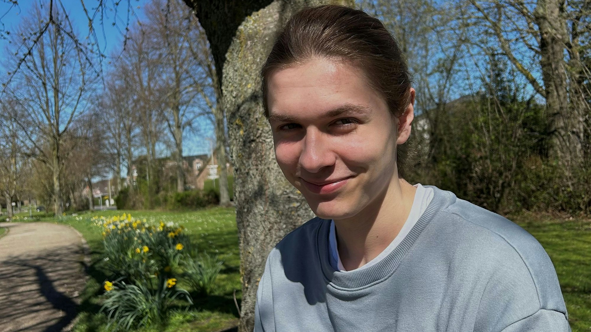 Das Foto zeigt Paul Teipel. Der Schüler aus Pulheim nimmt am Landesfinale NRW „Jugend debattiert“ teil. Es findet am Donnerstag, 27. April, im Düsseldorfer Landtag statt.