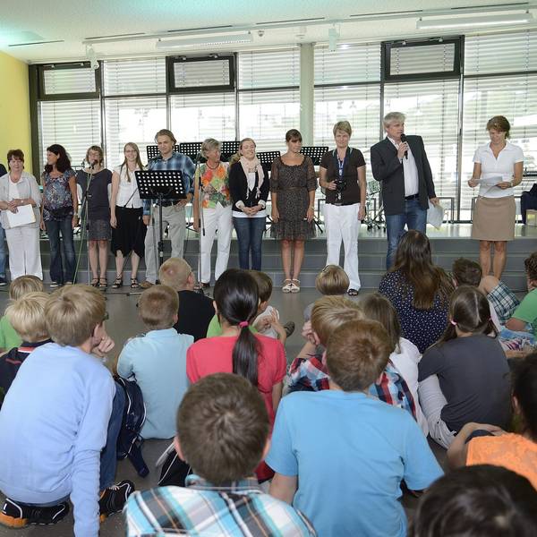 Overath, Feierliche Eröffnung der Sekundarschule, Das Lehrerkollegium
Foto: Luhr Text: sb