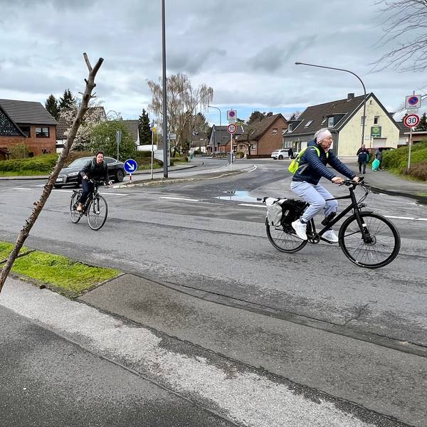 Hitdorfer Straße/Ringstraße - hier soll ein Kreisverkehr hin