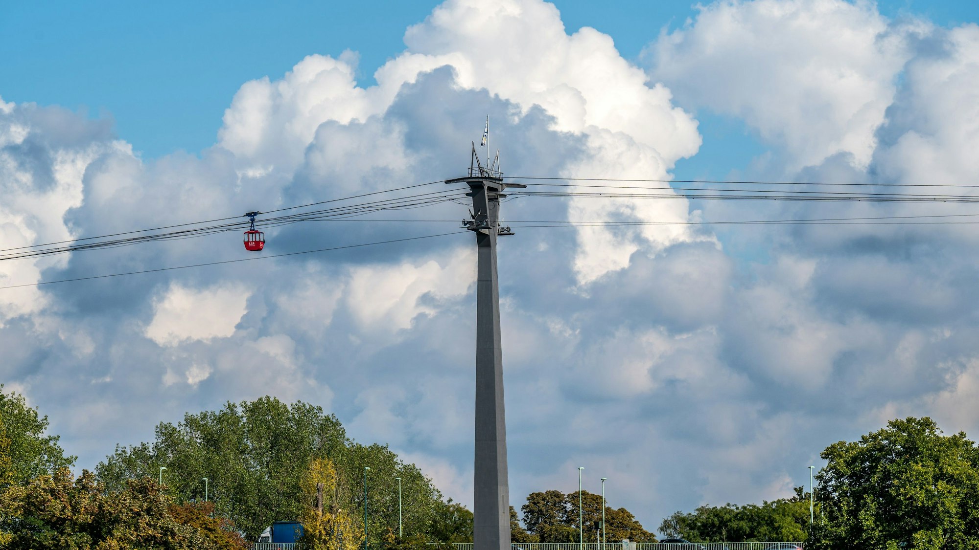 Eine Seilbahn in Köln.