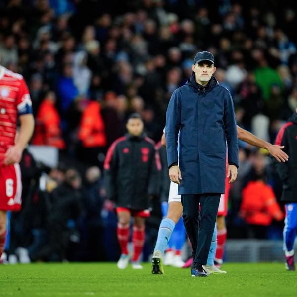 Münchens Trainer Thomas Tuchel verlässt nach dem Spiel den Platz.