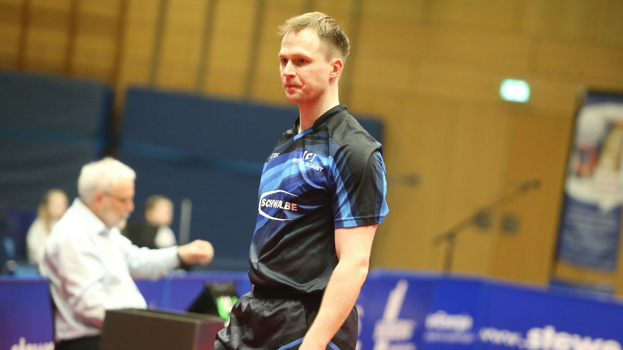 Tischtennisspieler Benedikt Duda mit enttäuschtem Gesichtsausdruck.