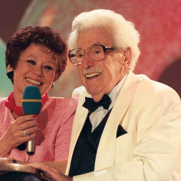 Willy Millowitsch und Lotti Krekel bei einem Fernsehauftritt.