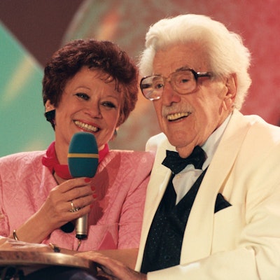 Willy Millowitsch und Lotti Krekel bei einem Fernsehauftritt.
