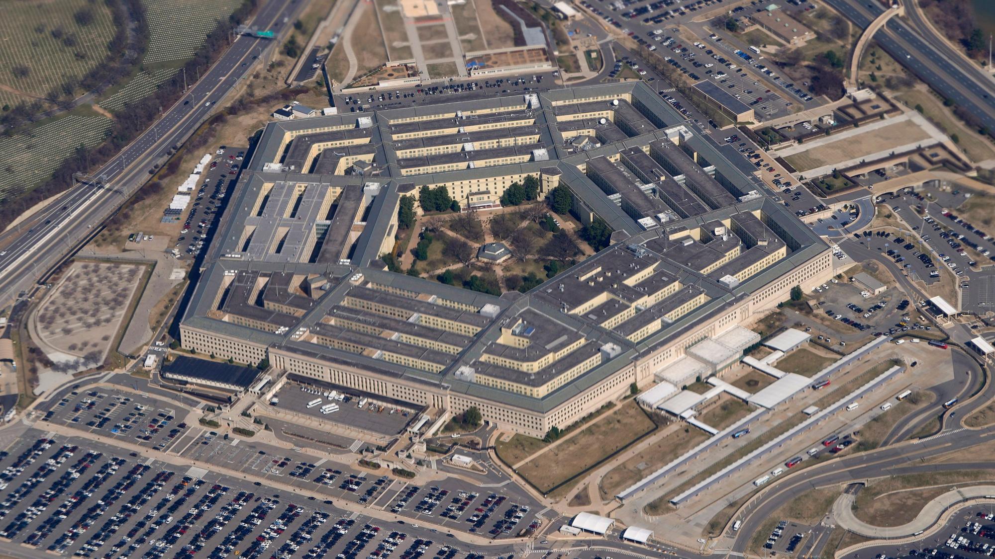 USA, Washington: Das Pentagon ist von der Air Force One aus zu sehen.