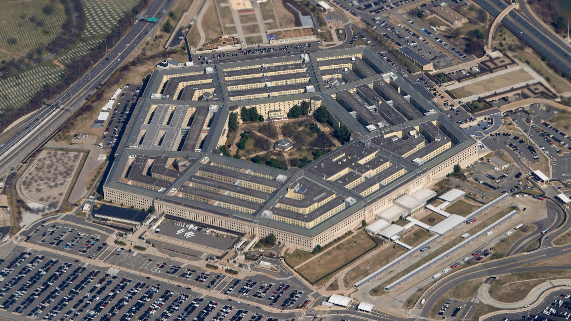 USA, Washington: Das Pentagon ist von der Air Force One aus zu sehen.