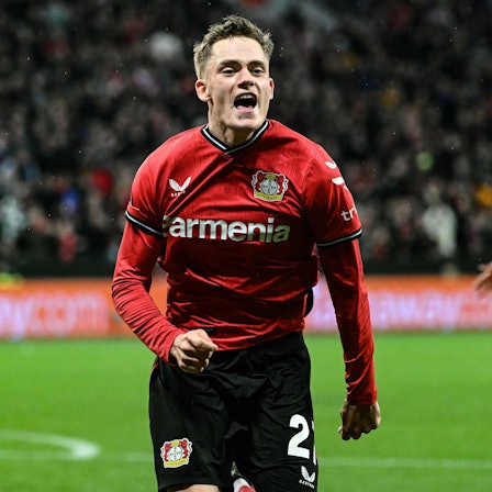 Florian Wirtz feiert seinen Ausgleichstreffer in der Europa League.