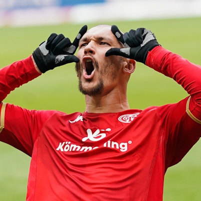 Stürmer Ludovic Ajorque vom FSV Mainz 05 jubelt über sein Tor zum 1:0 gegen den SV Werder Bremen.