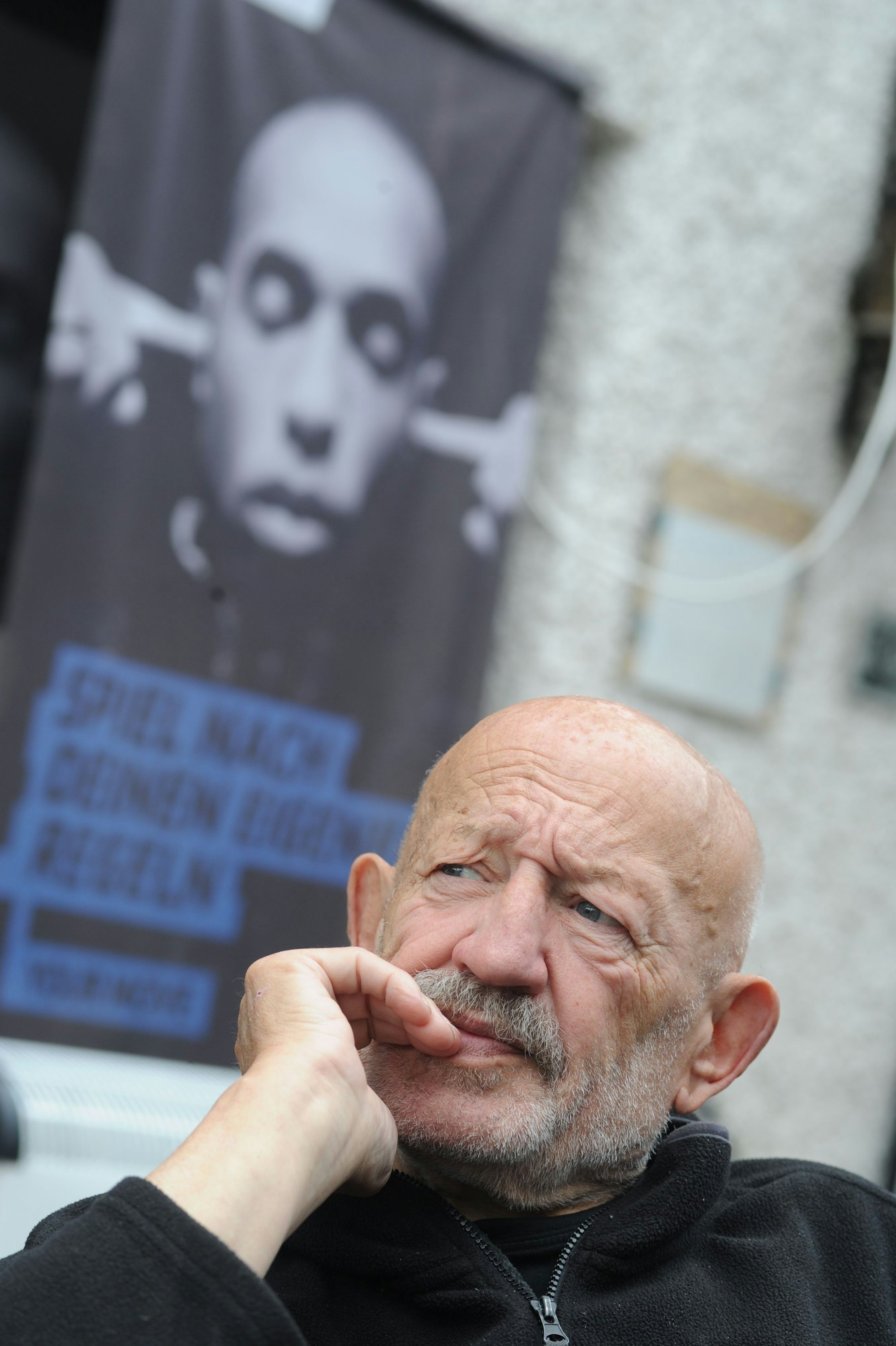 Jürgen Zeltinger schaut nachdenklich.