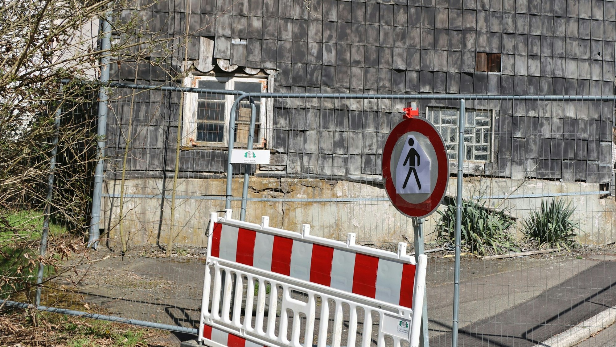 Einsturzgefährdetes Haus Dreibholz