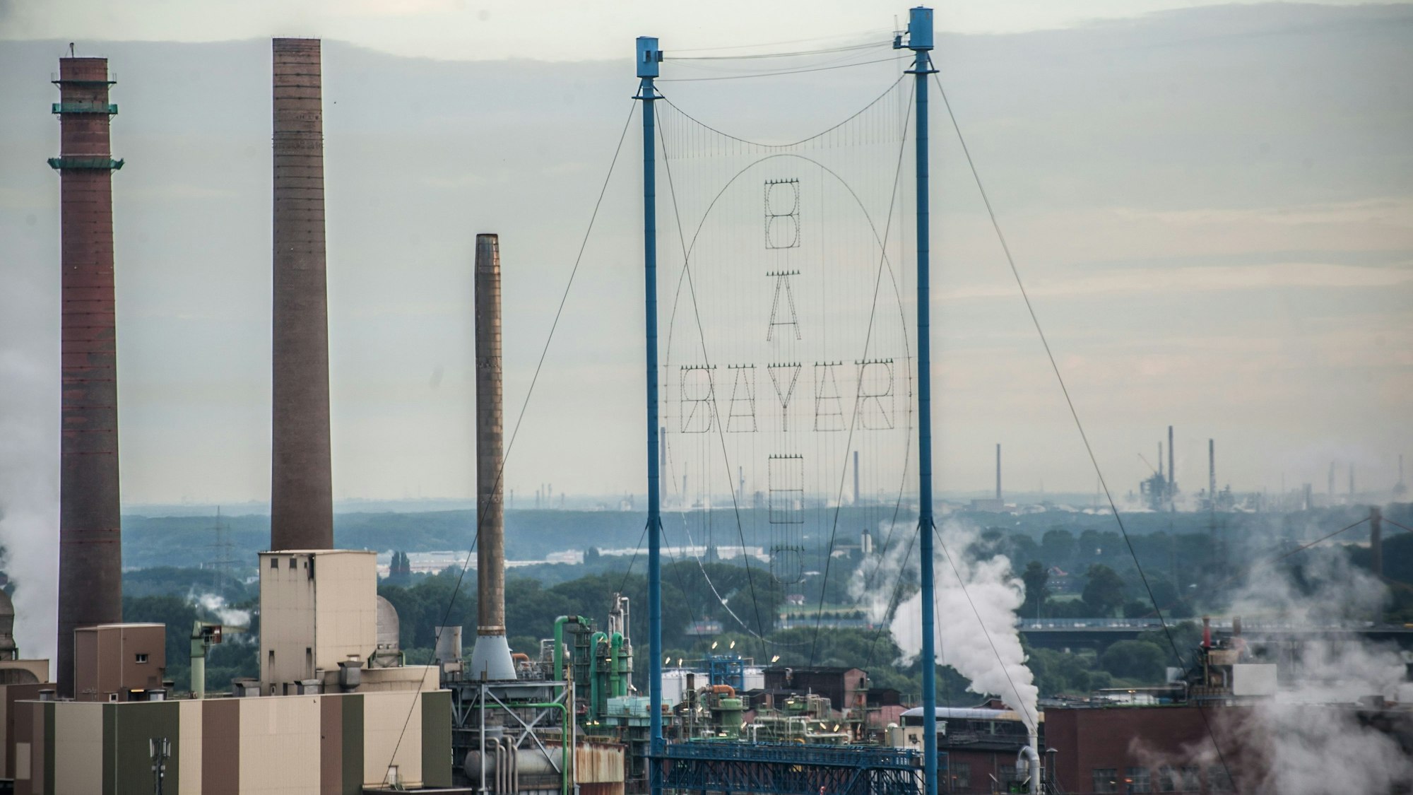 Blick über das Leverkusener Bayer-Werk nach Norden