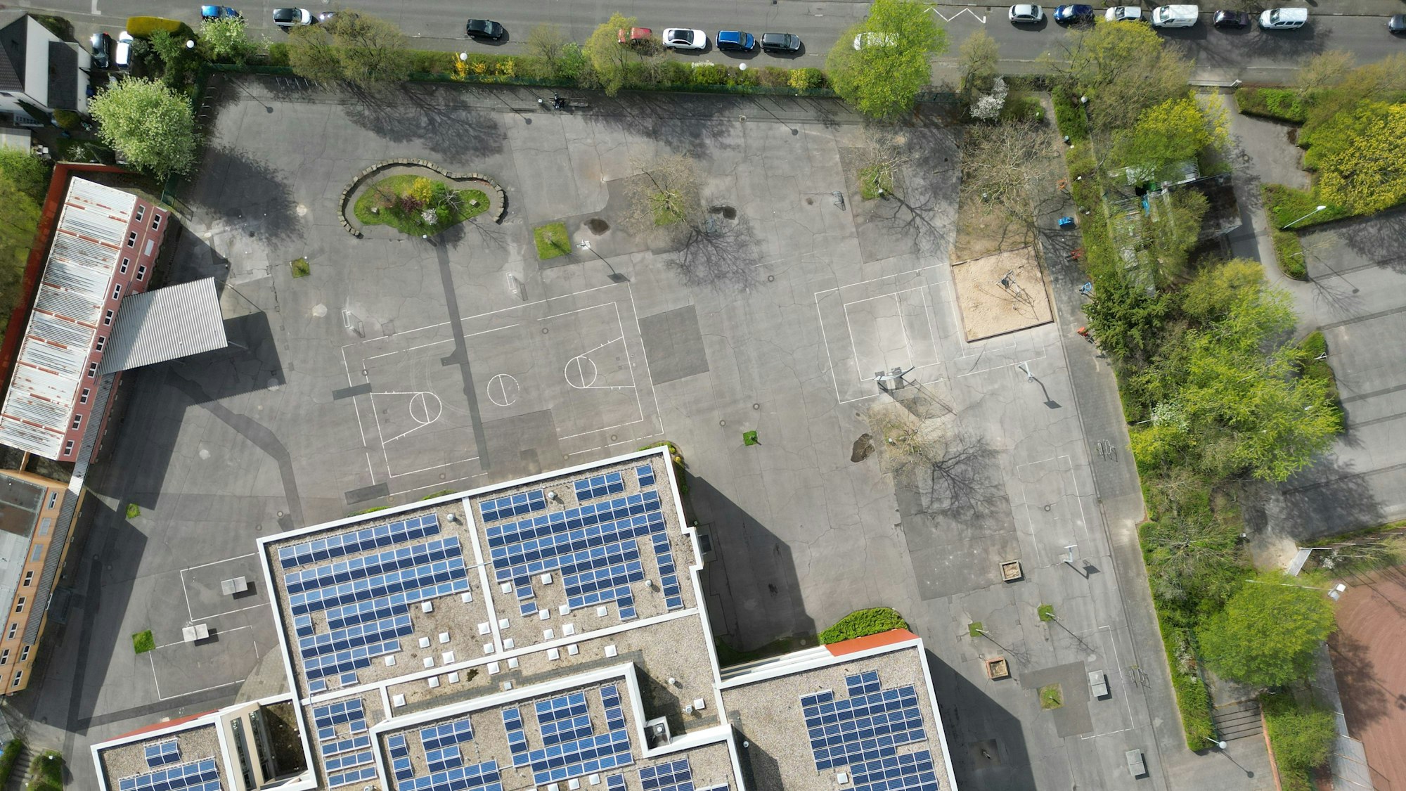 Schulhof Käthe-Kollwitz-Gesamtschule, Leverkusen-Rheindorf