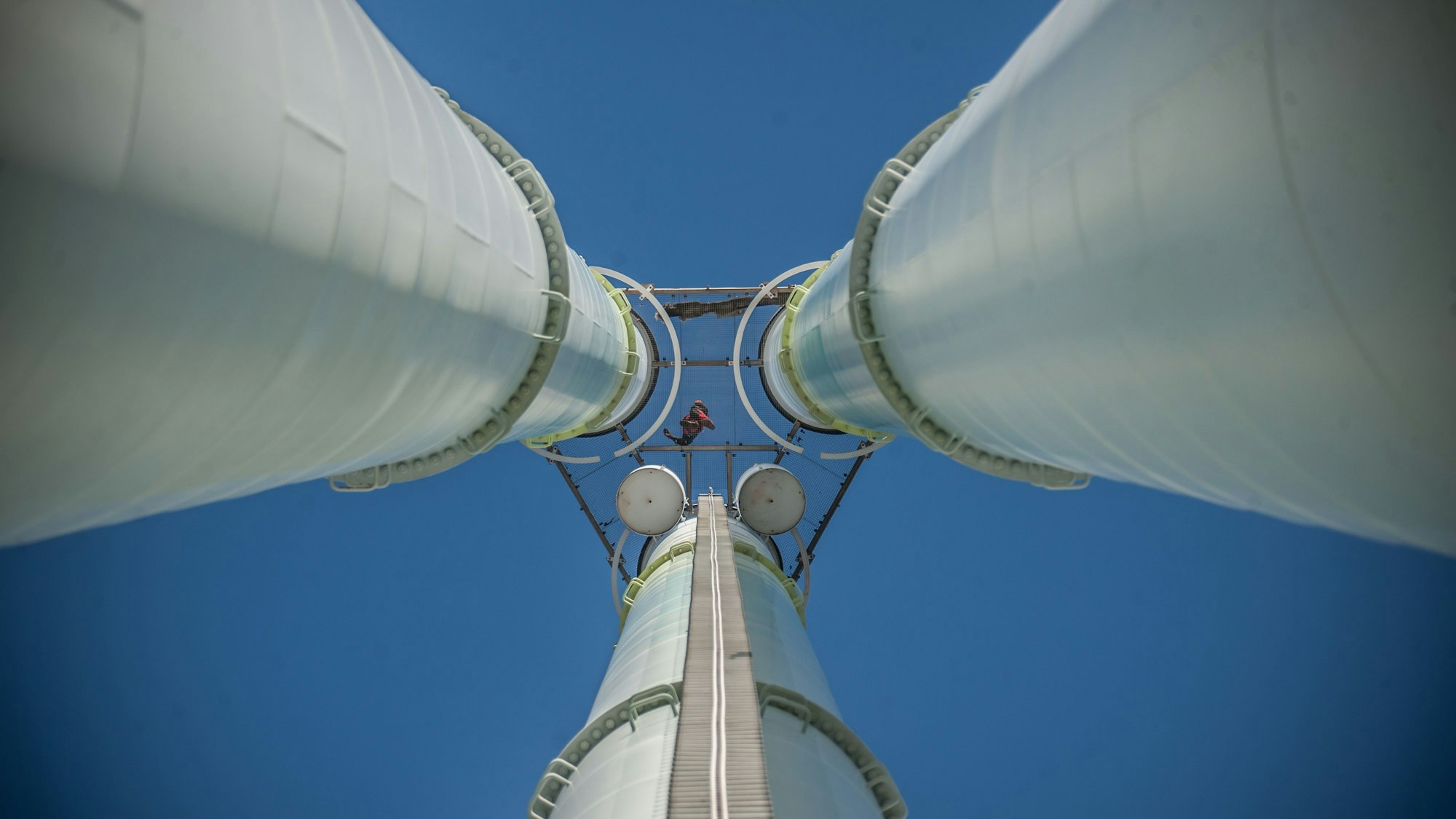 Revision des Schornsteins, Fernwärme,Müllheizkraftwerk Leverkusen, Müllverbrennungsanlage in Küppersteg