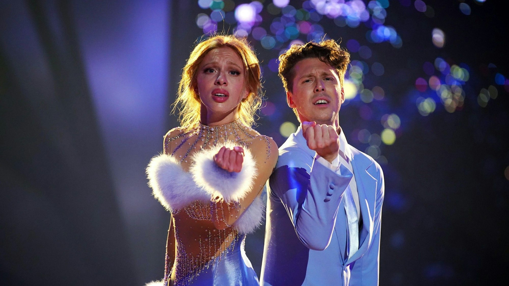 Anna Ermakova und Valentin Lusin tanzen Langsamen Walzer.