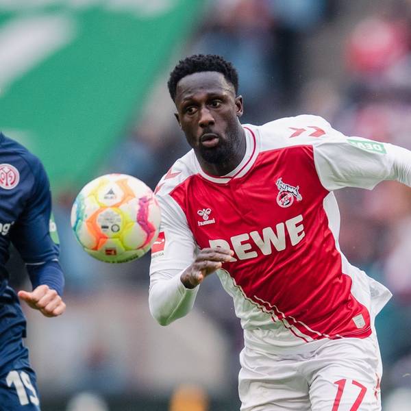 Kölns Kingsley Schindler gegen den Mainzer Anthony Caci