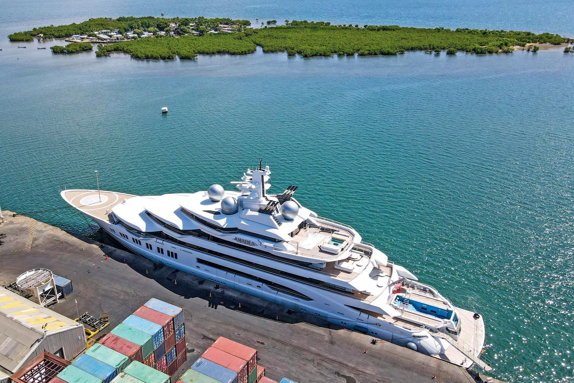Die Olgarchen-Superyacht Amadea