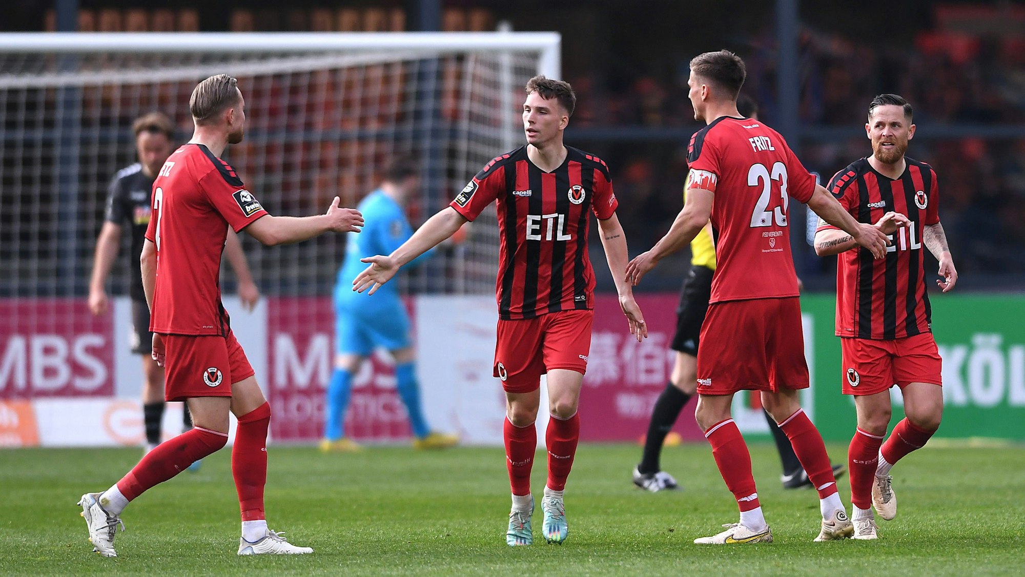 Fußball 3. Liga 32. Spieltag Viktoria Köln - MSV Duisburg am 17.04.2023 im Sportpark Höhenberg in Köln Torjubel / Jubel / Tor zum 1:2 durch Robin Meißner Köln DFB regulations prohibit any use of photographs as image sequences and/or quasi-video. *** Soccer 3 Liga 32 Matchday Viktoria Cologne MSV Duisburg on 17 04 2023 at Sportpark Höhenberg in Cologne Goal celebrations cheering goal to 1 2 by Robin Meißner Cologne DFB regulations prohibit any use of photographs as image sequences and or quasi video xHDx