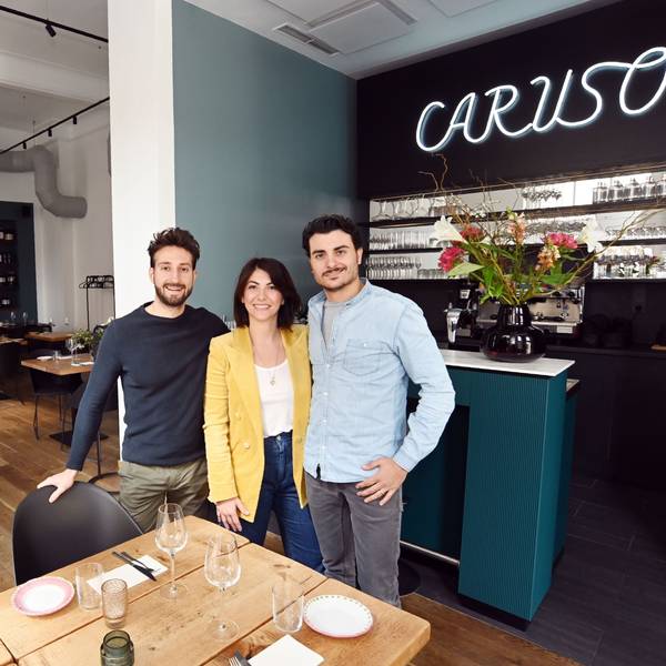 Die Inhaber der Pasta-Bar in ihrem bisherigen Laden.