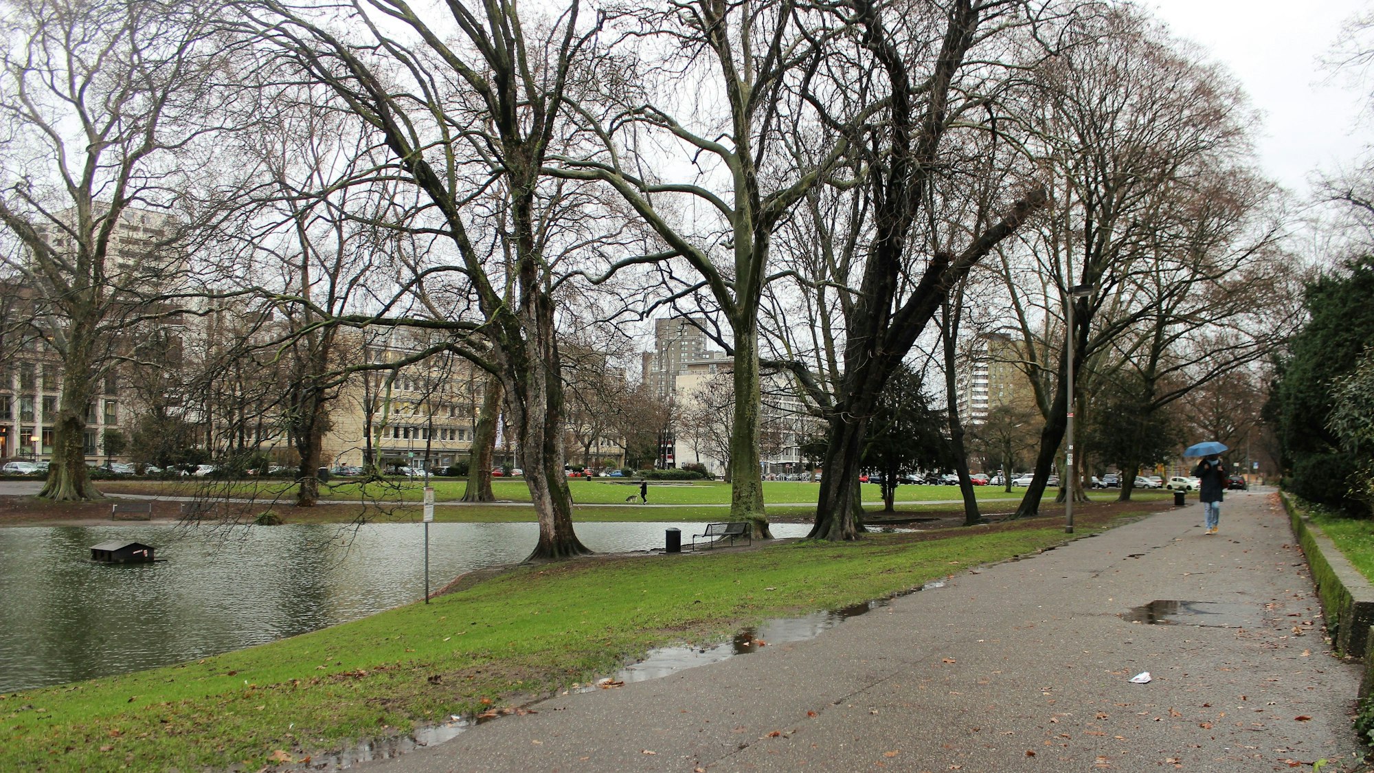 Blick auf den Theodor-Heuß-Park, dem der Sicherheitshafen weichten musste.