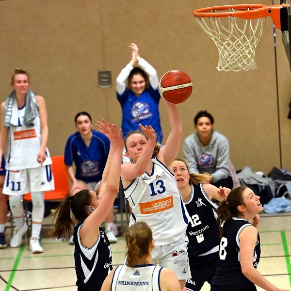 08.04.2023, Basketball-BBZ Opladen-USC Freiburg 2
mitte: Greta Kröger (BBZ)
Foto: Uli Herhaus