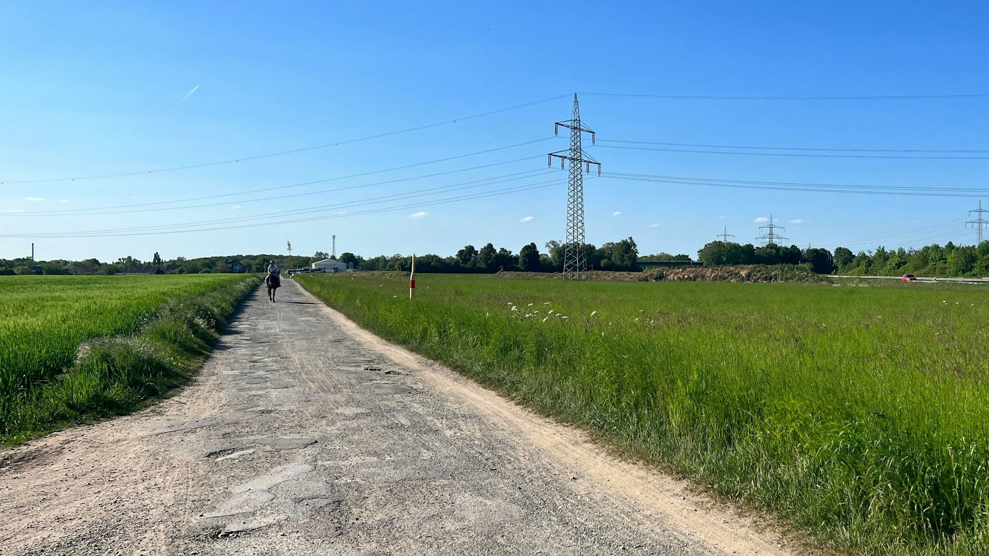 Ein Feldweg zwischen Hitdorf und Rheindorf