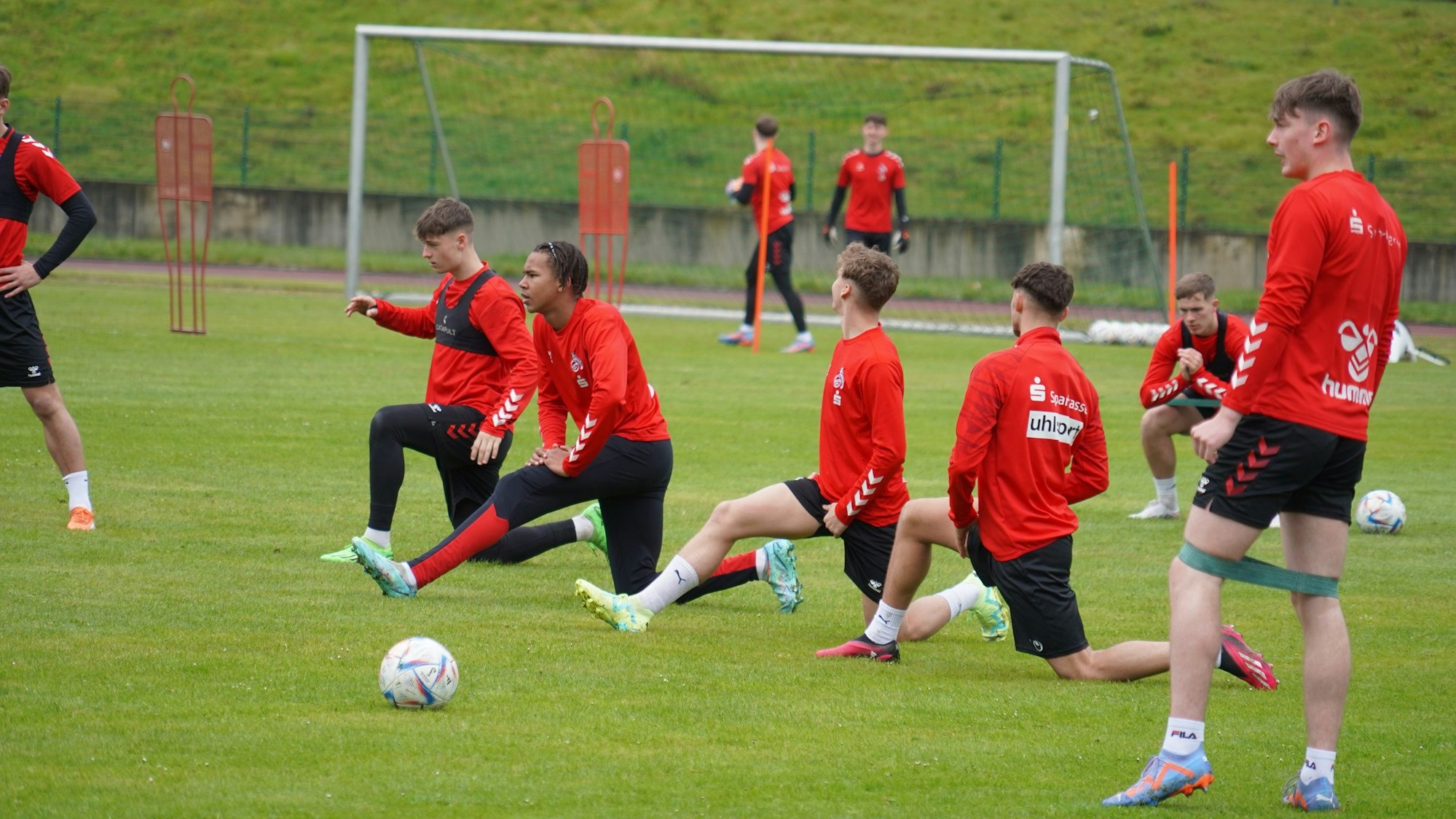 U19 des 1. FC Köln trainiert im Kurt-Bornhoff-Sportpark