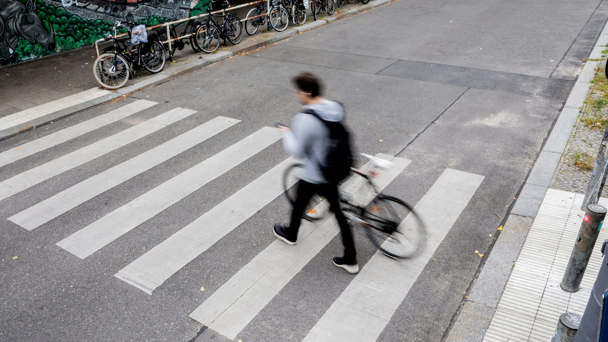 Ein Zebrastreifen in Berlin-Friedenau.