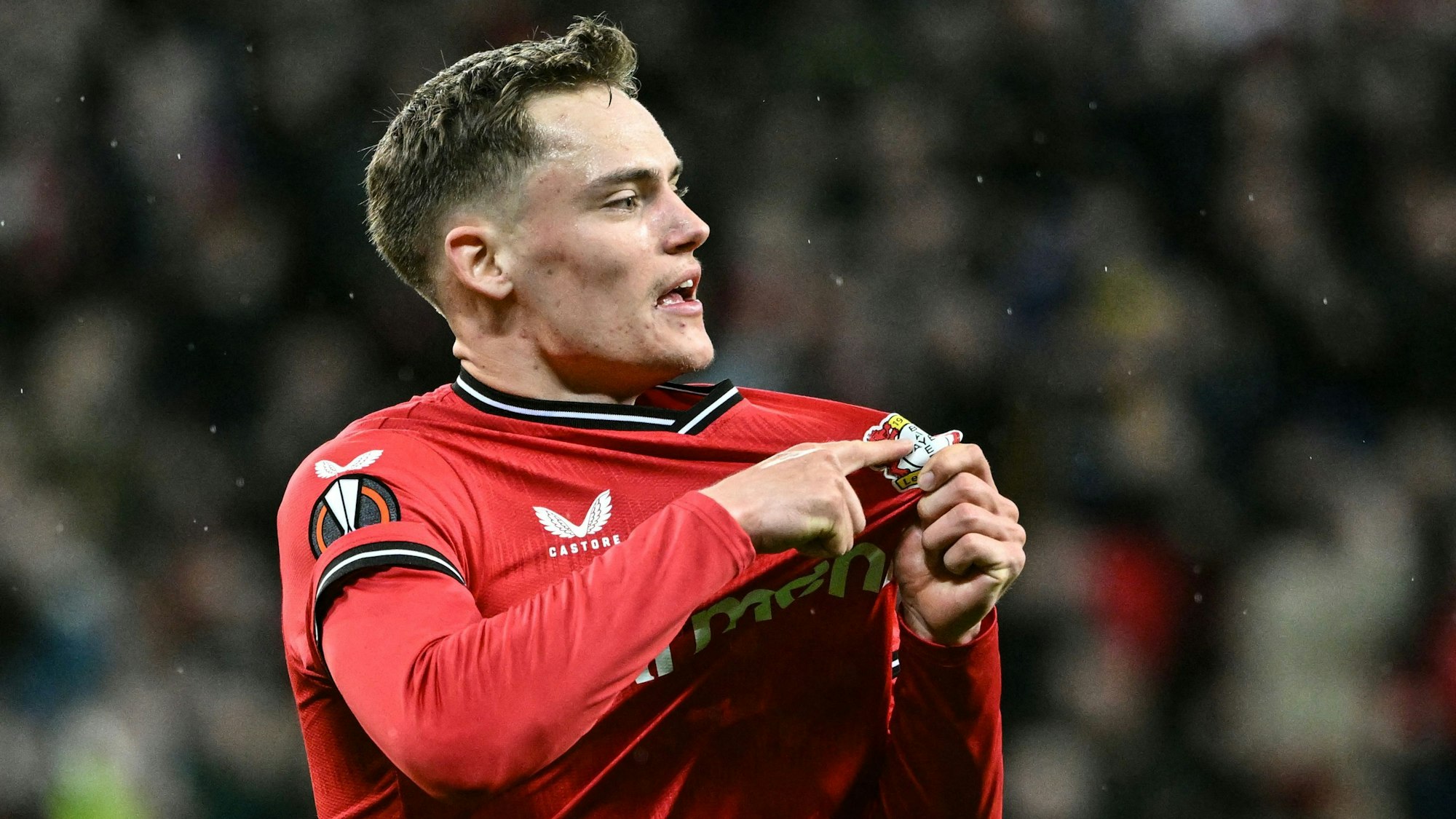 Bayer Leverkusens Florian Wirtz bejubelt einen Treffer