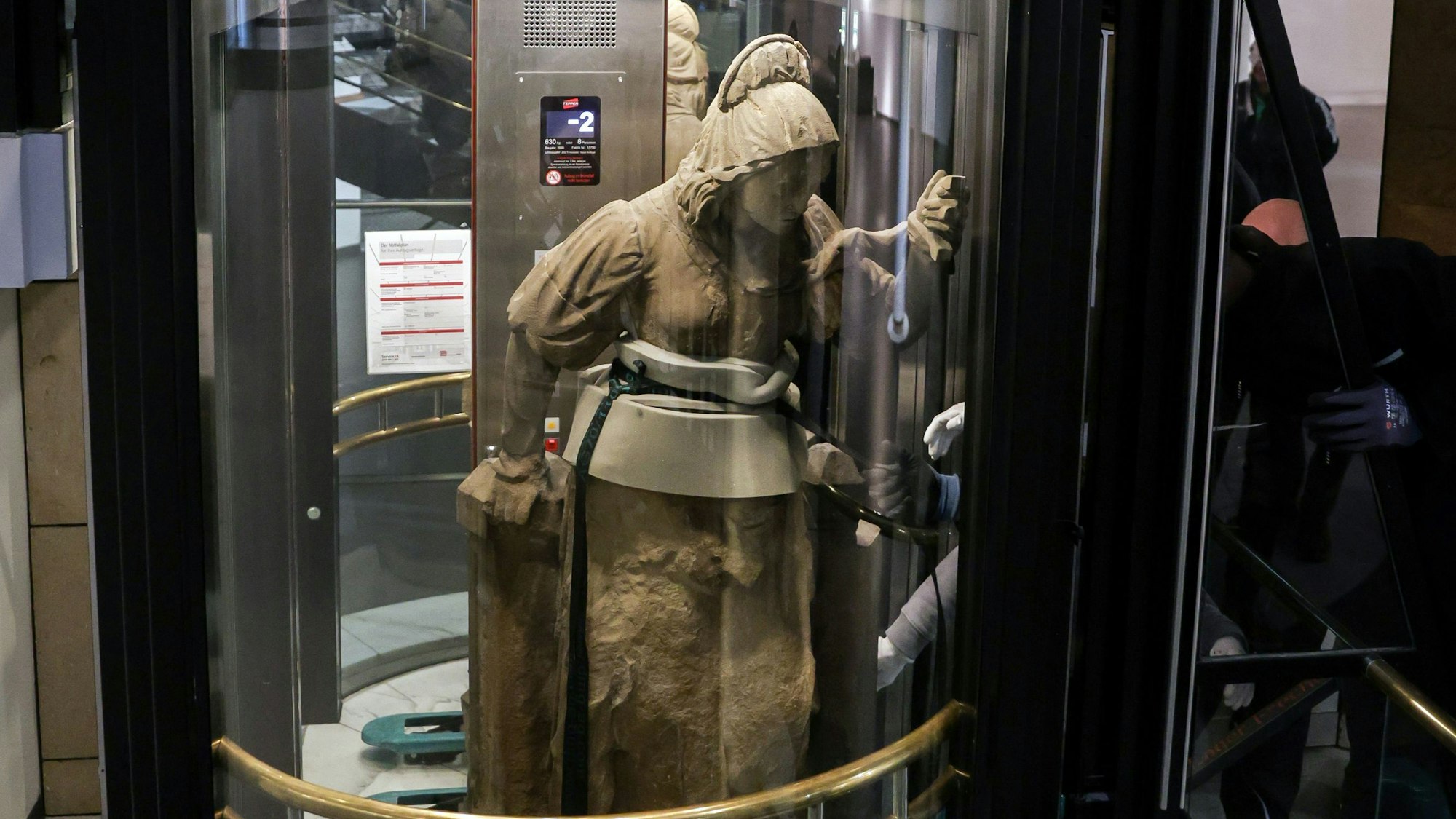 Runder Aufzug des Stadtmuseums Köln.