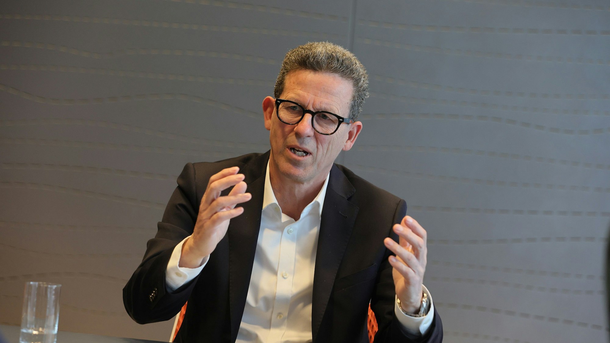 Das Bild zeigt Michael Theis.