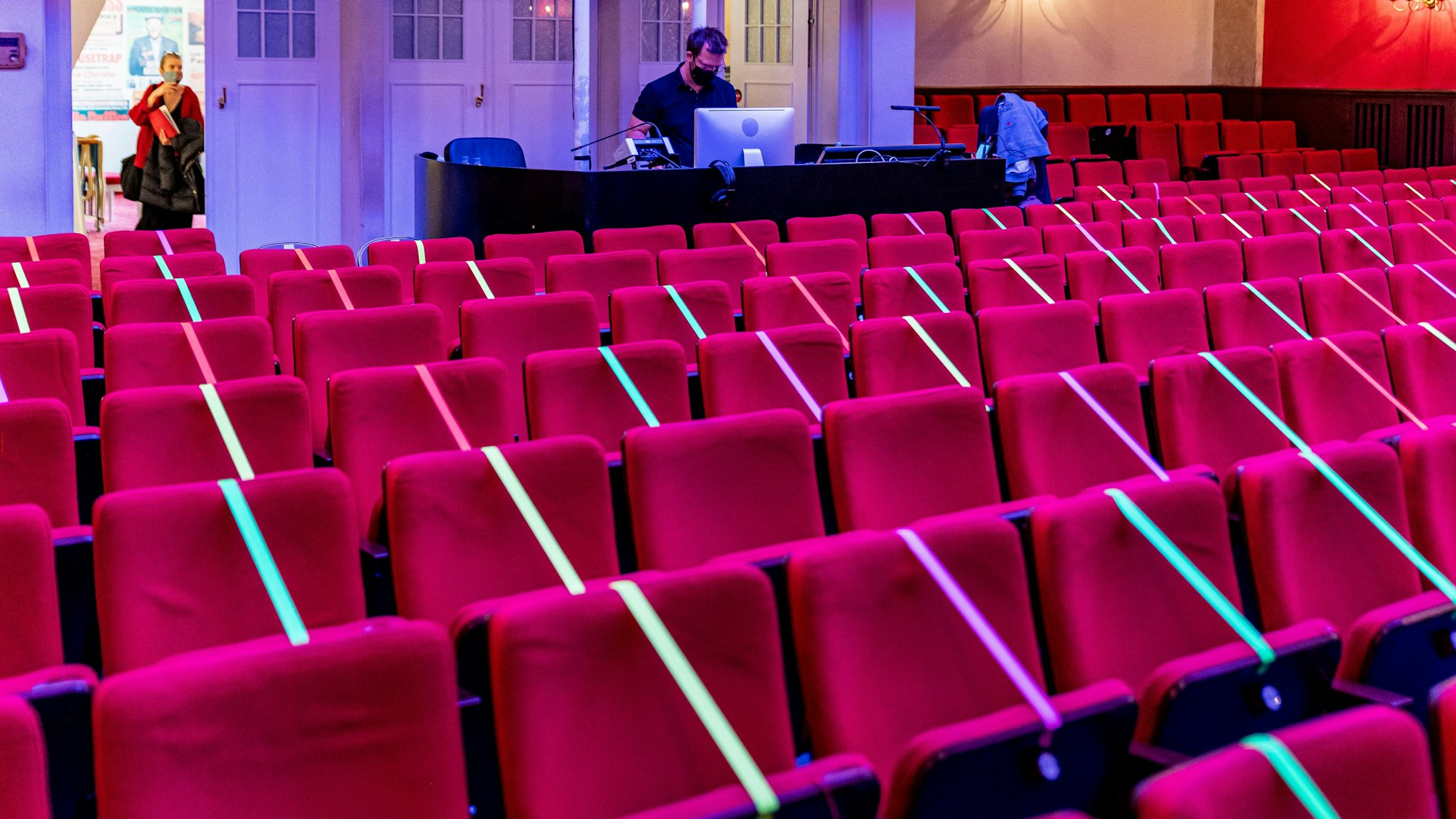 Der Zuschauersaal in der Volksbühne am Rudolfplatz.