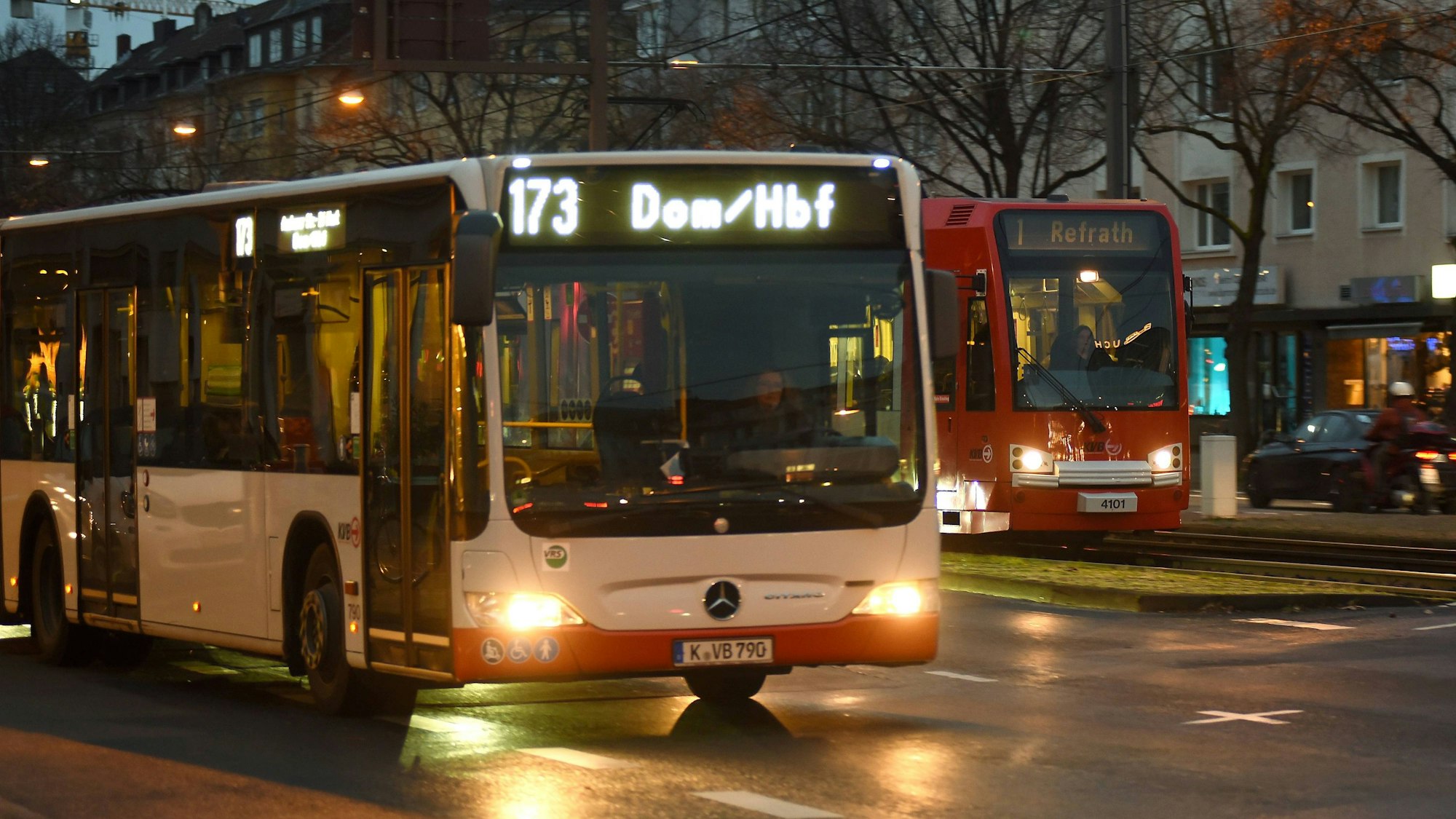 Ein Expressbus der Linie 173