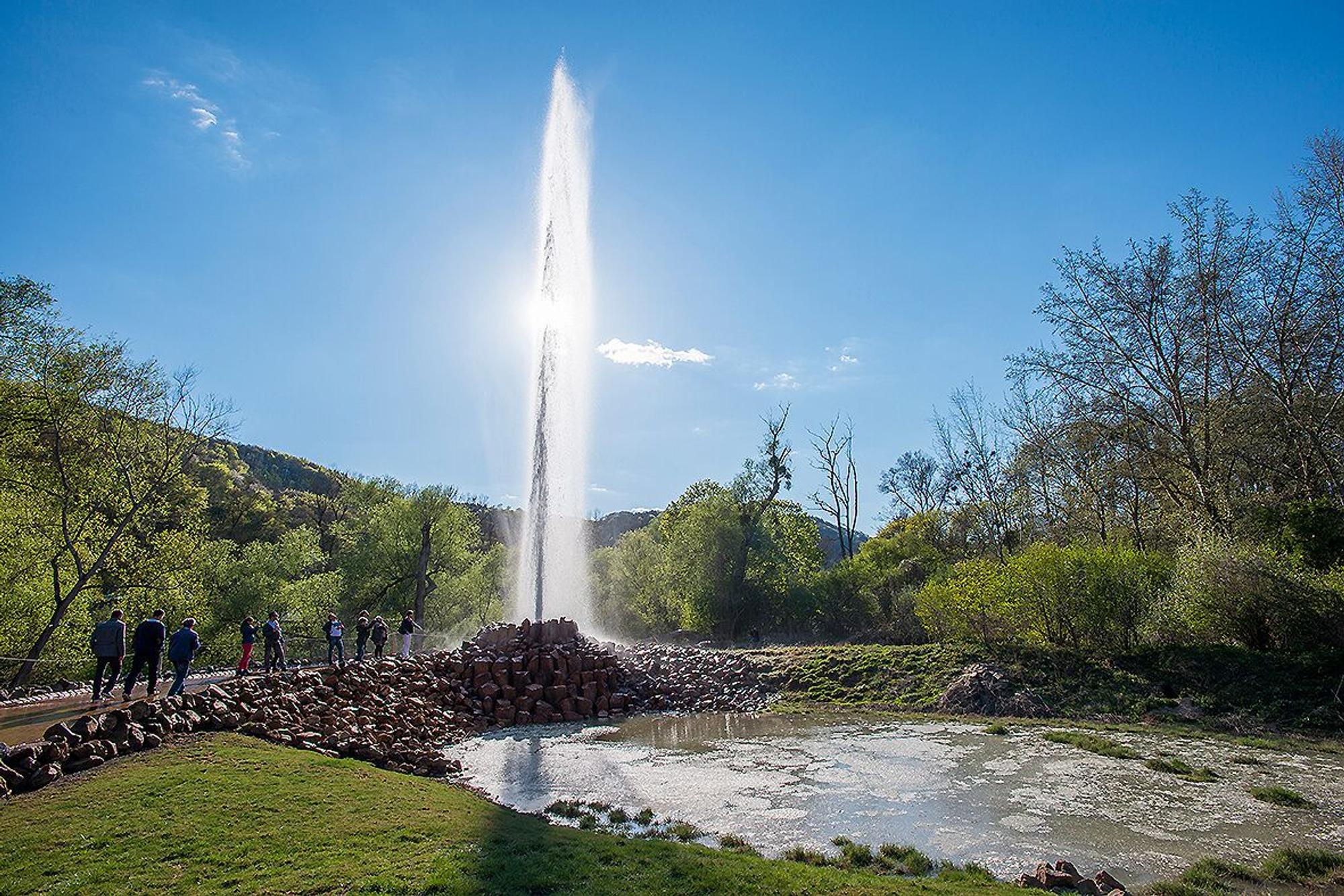 Ausbruch Kaltwasser-Geysir Andernach.