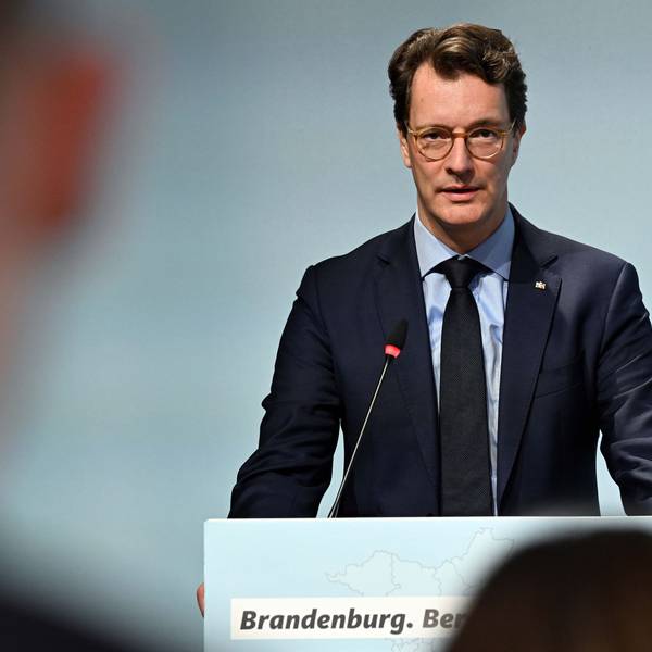 Hendrik Wüst, Ministerpräsident von Nordrhein-Westfahlen, hat für die Abitur-Panne in NRW um Entschuldigung gebeten. (Archivbild)