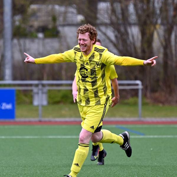 20.03.2022, Fussball-Schlebusch-Lindenthal
Torschütze Tim Breddemann (Schlebusch)
Foto: Uli Herhaus