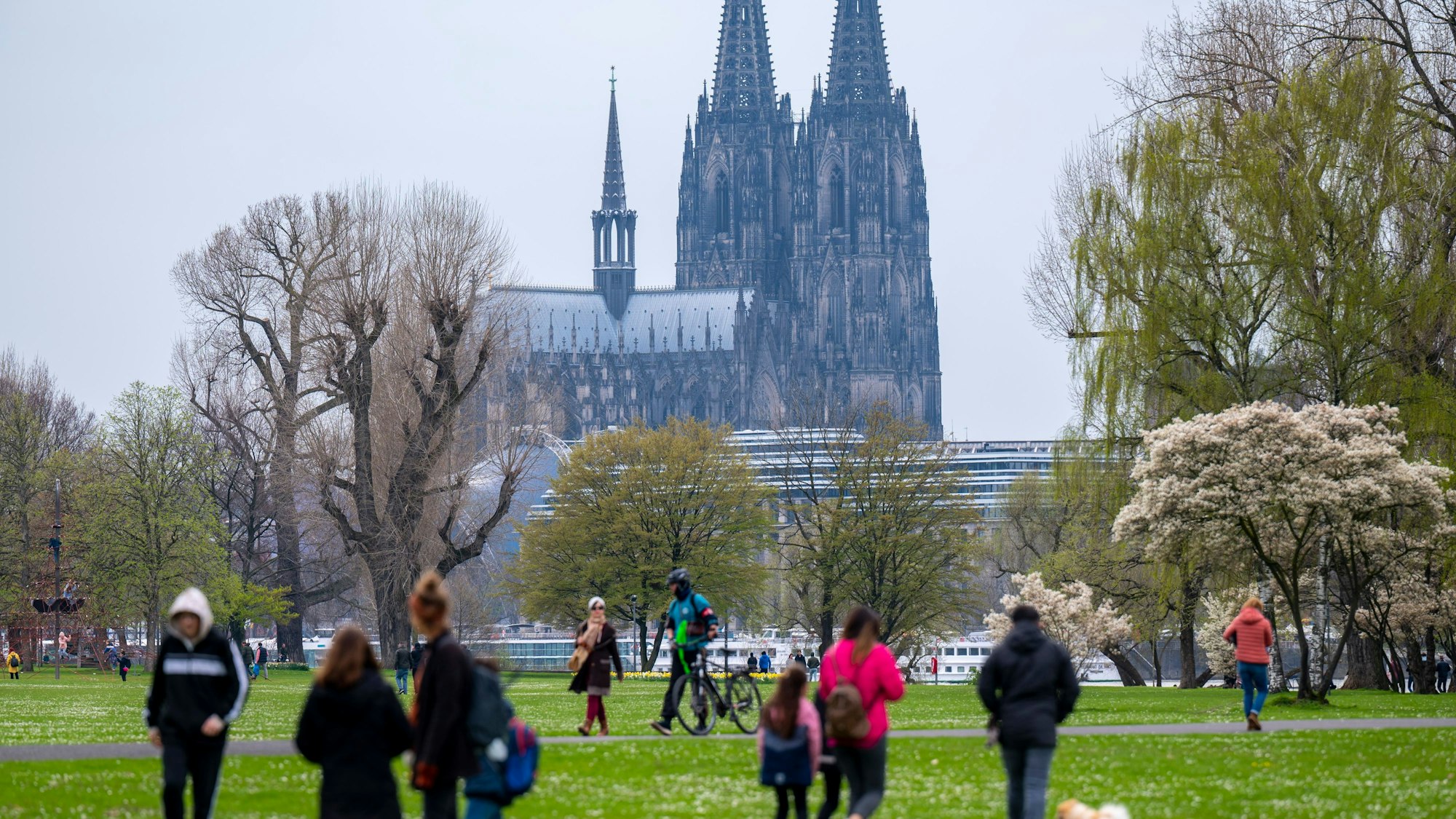 So sah es an Ostern im Kölner Rheinpark aus.