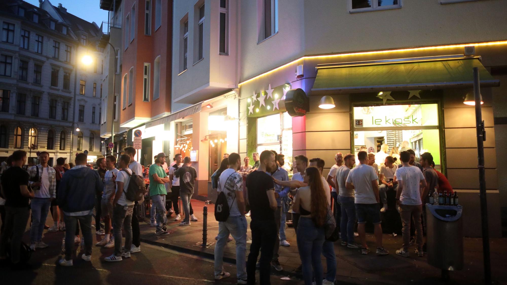 Vor dem Kiosk am Brüsseler Platz soll es zu einer gewalttätigen Auseinandersetzung gekommen sein.