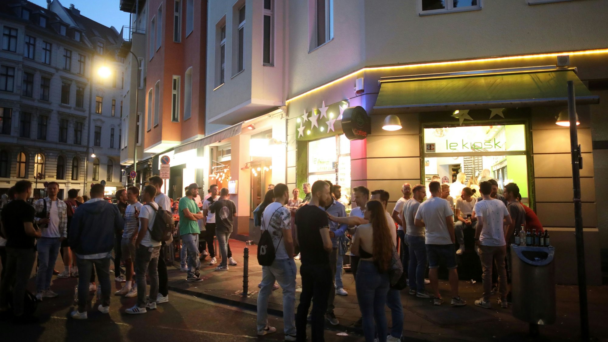 Vor dem Kiosk am Brüsseler Platz soll es zu einer gewalttätigen Auseinandersetzung gekommen sein.