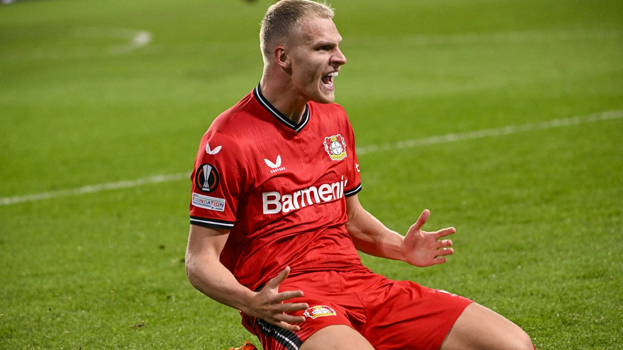 Mitchel Bakker feiert seinen Treffer zum 2:0.