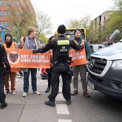 Aktivisten der „Letzten Generation“ haben in Berlin größere Protestaktionen angekündigt. Seit Dienstag ziehen die Klimaschutzaktivisten auch in Form von Protestmärschen durch die Stadt.