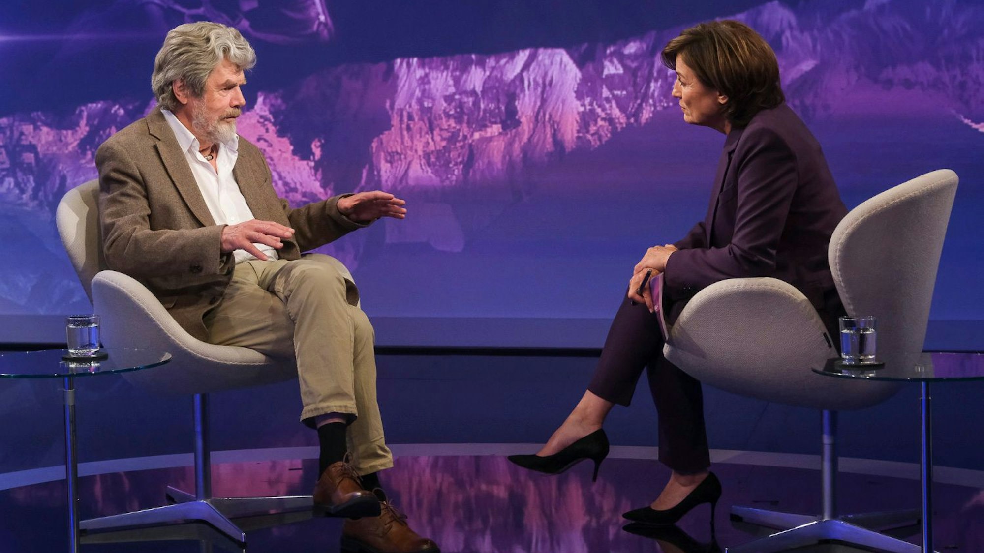 Bergsteiger und Buchautor Reinhold Messner zu Gast in der ARD-Talkshow „Maischberger“ von Sandra Maischberger.