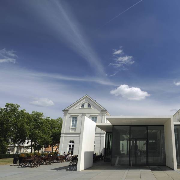 Das Max Ernst Museum in der Geburtsstadt des Künstlers Max Ernst in Brühl