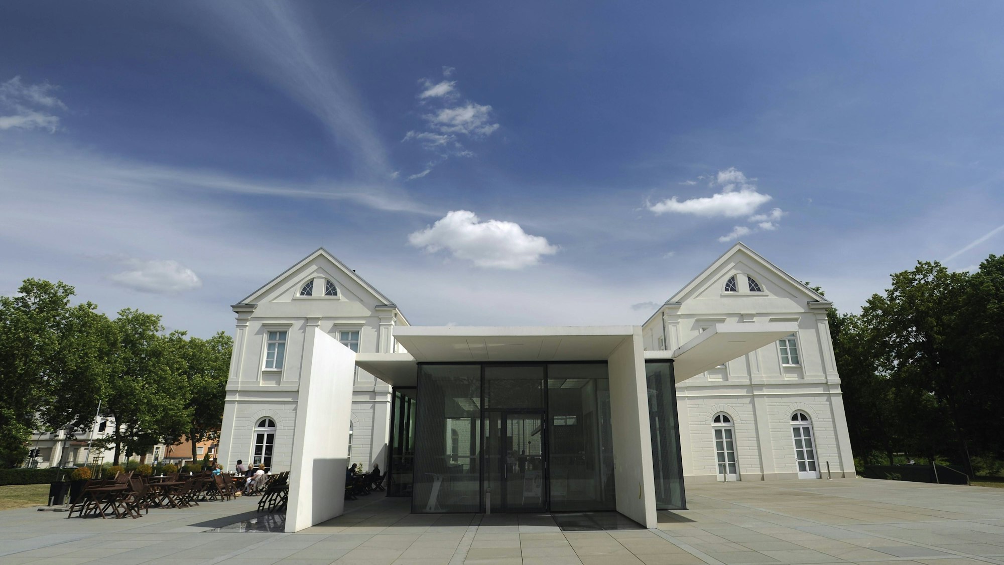 Das Max Ernst Museum in der Geburtsstadt des Künstlers Max Ernst in Brühl