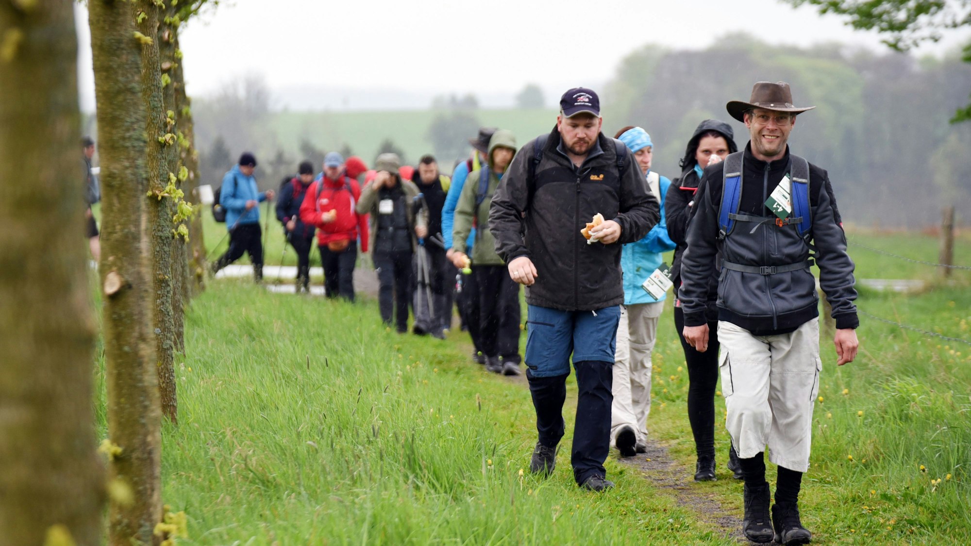 Eine Gruppe von Wanderern in Oberberg.