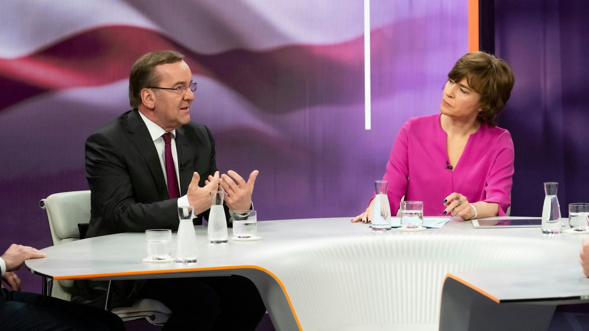 Verteidigungsminister Boris Pistorius hat sich im ZDF-Talk „Maybrit Illner“ ausführlich zur Situation in der Ukraine geäußert.