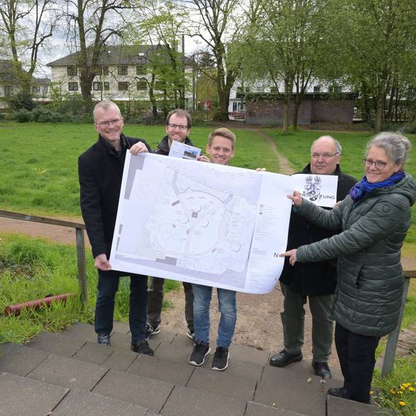 v.l.BM Frank Stein, Christian Nollen, Alexander Groß (Stadt Grün), Winfried Krux, Bürger- und Heimatverein Refrath, Birgitta Höller, Landschaftsplanerin.